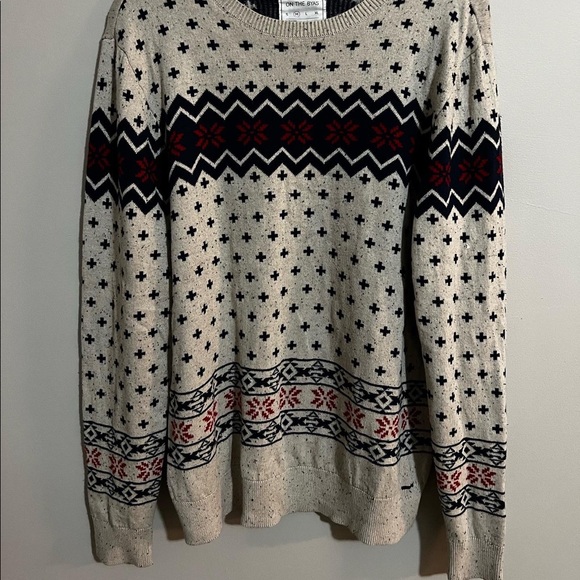 On The Byas  Holiday Long Sleeve Sweater Size Medium - Picture 1 of 3